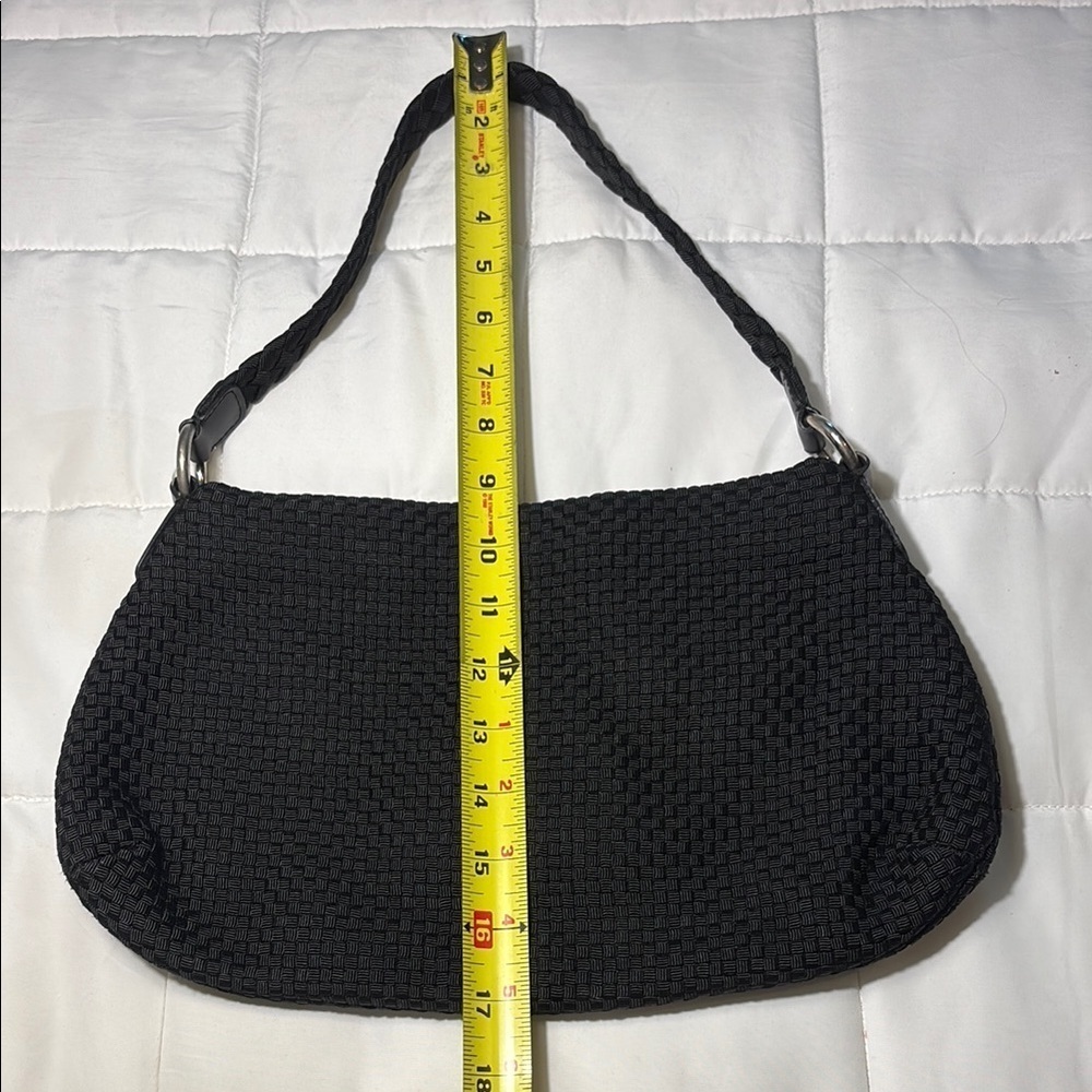 The Sak Black Woven Shoulder Bag - Picture 4 of 9
